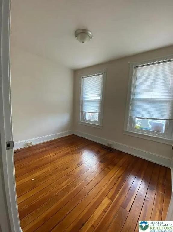 528 Selfridge St - Photo 6 of 17