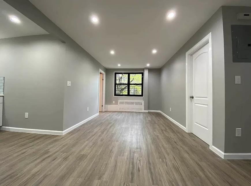 831 Bartholdi St - Photo 2 of 8