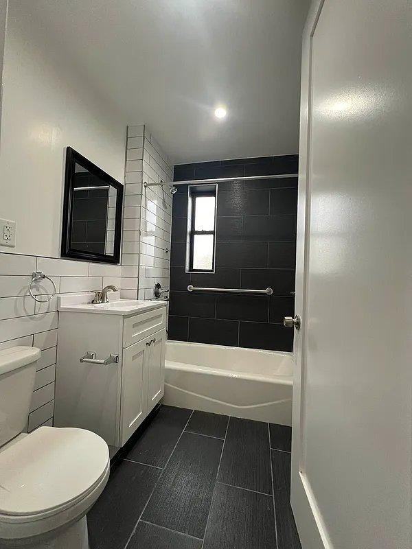 831 Bartholdi St - Photo 6 of 8