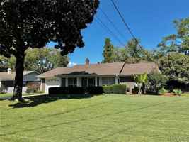 featured image of 109 Griffith Ave