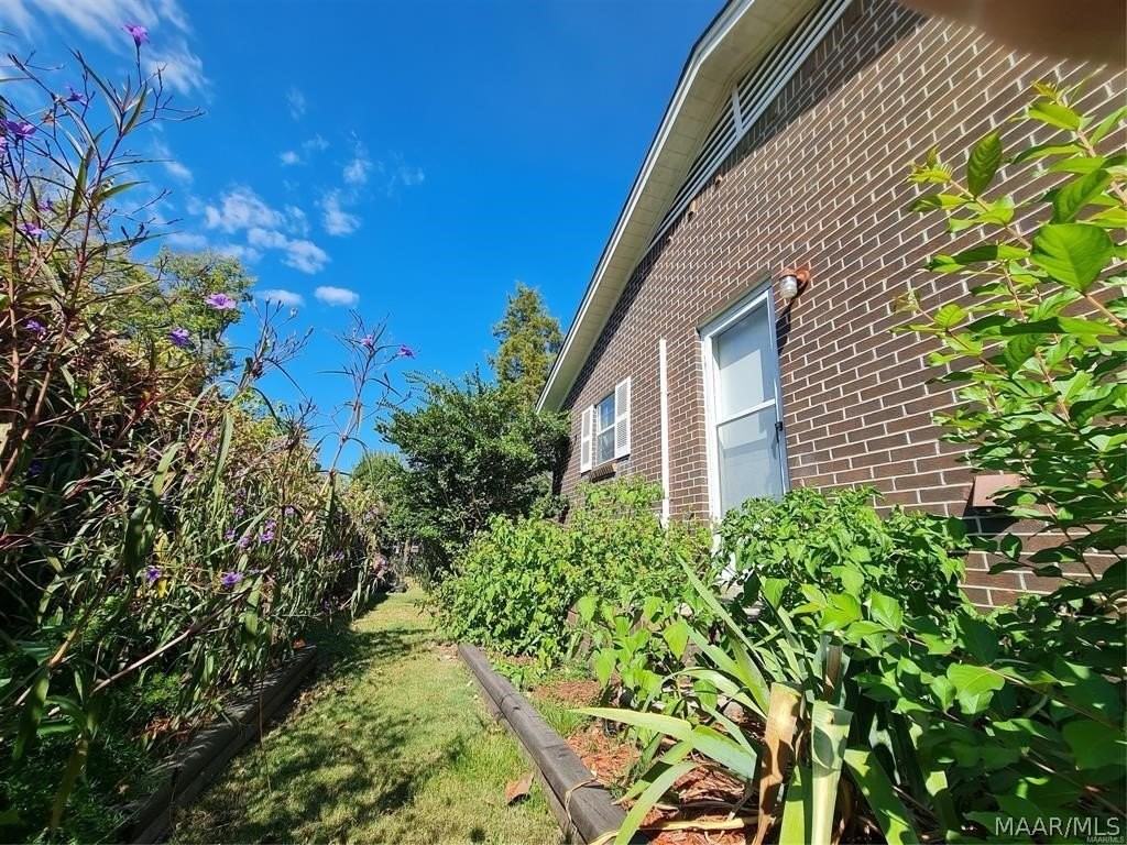 109 Griffith Ave - Photo 5 of 47