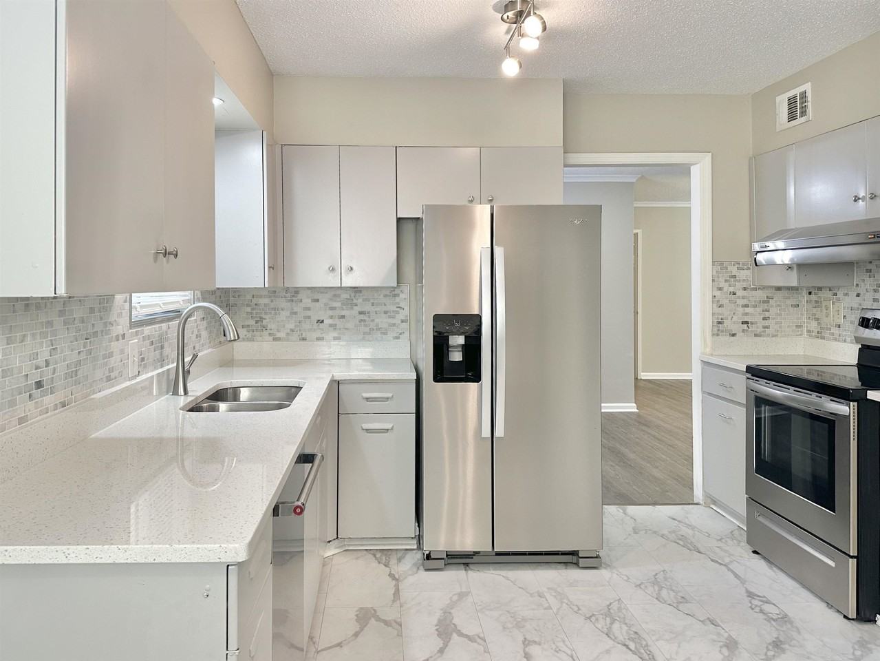 141 N White Station Rd - Photo 3 of 24