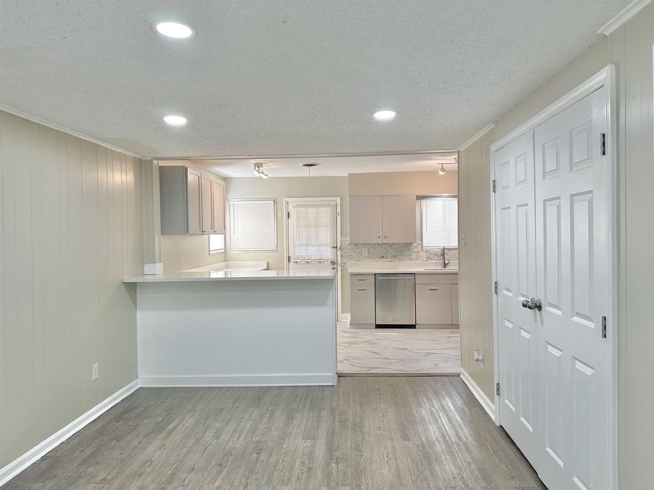 141 N White Station Rd - Photo 4 of 24