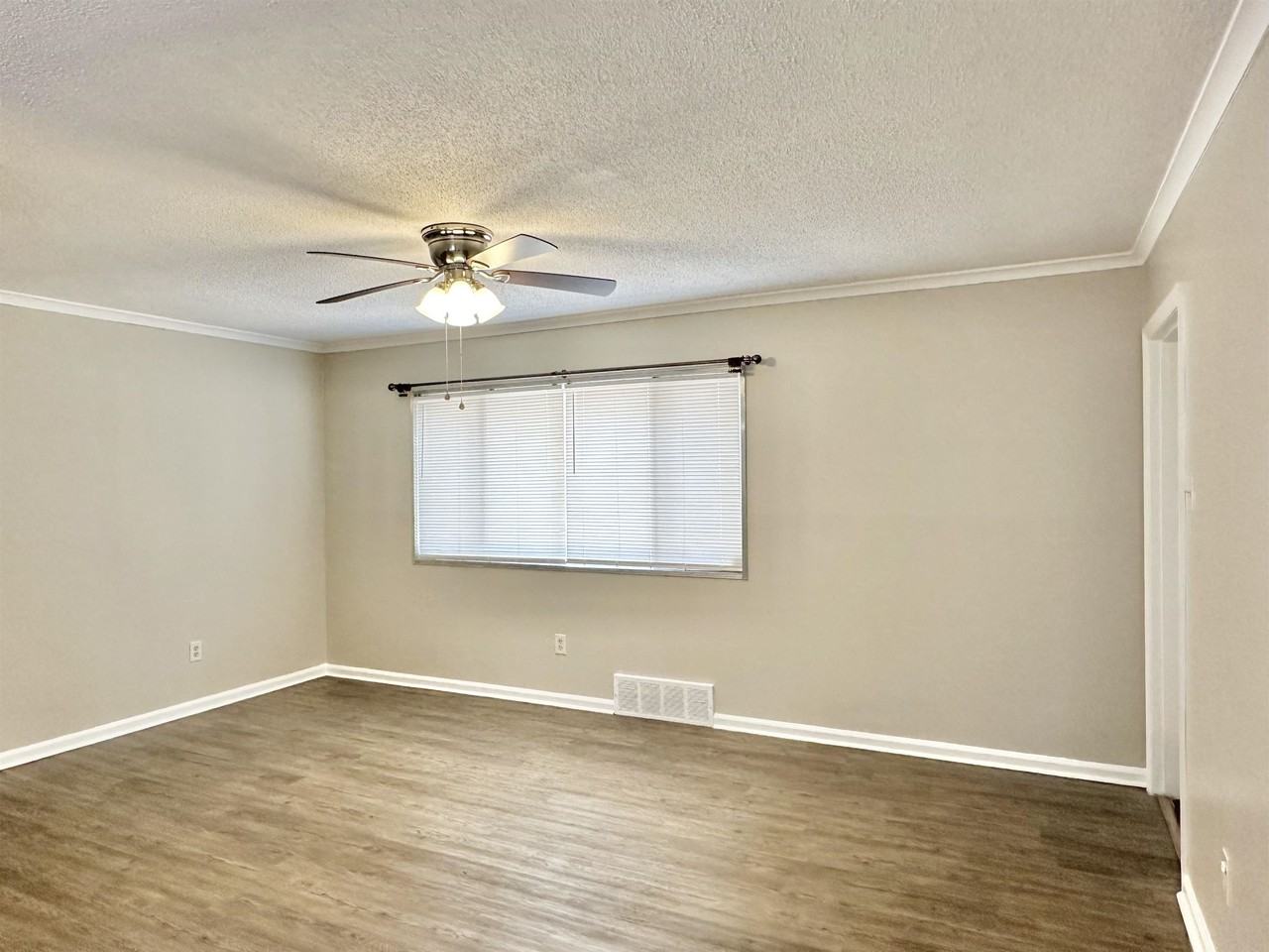 141 N White Station Rd - Photo 5 of 24