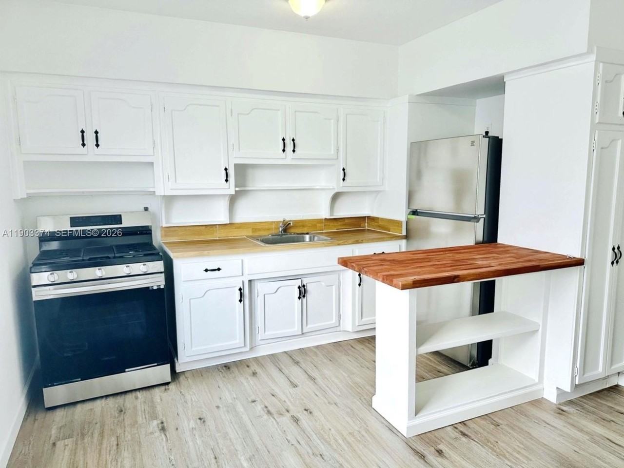 1955 Normandy Dr #6 - Photo 4 of 12