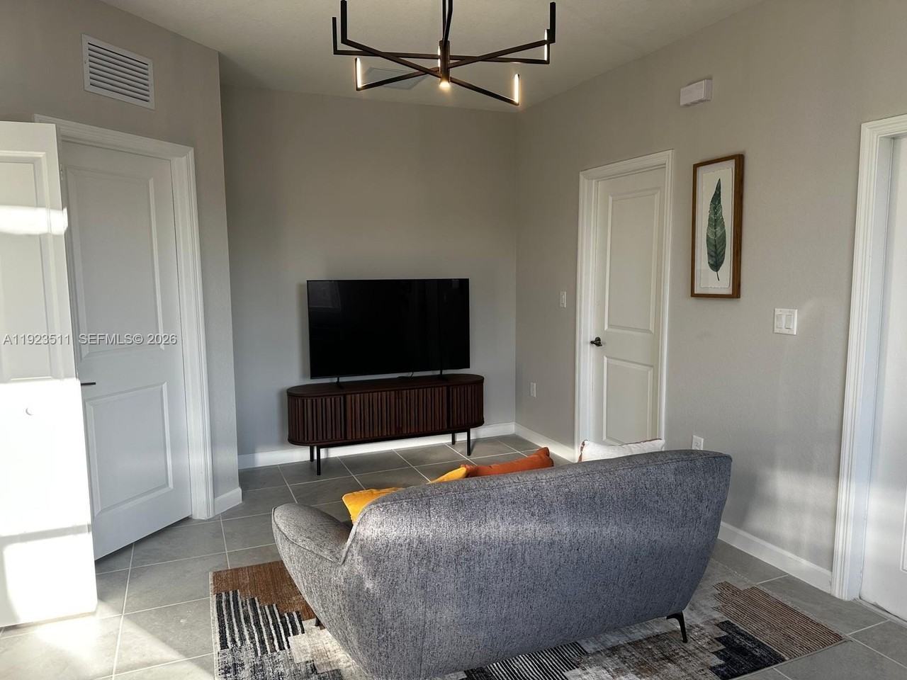 2288 Se 30th St #1 - Photo 3 of 10