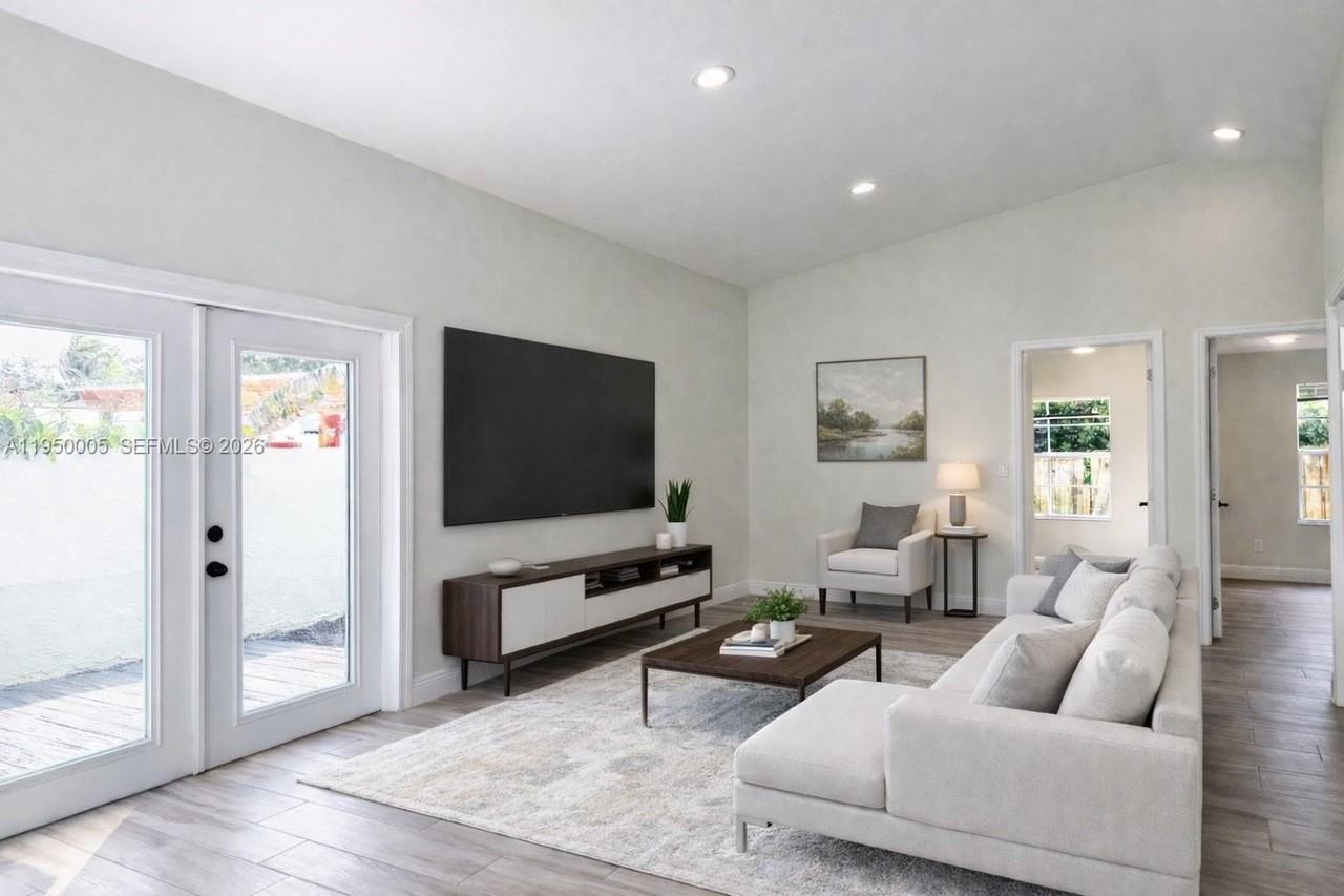 1012 Ne 17th Ct #3 - Photo 2 of 15