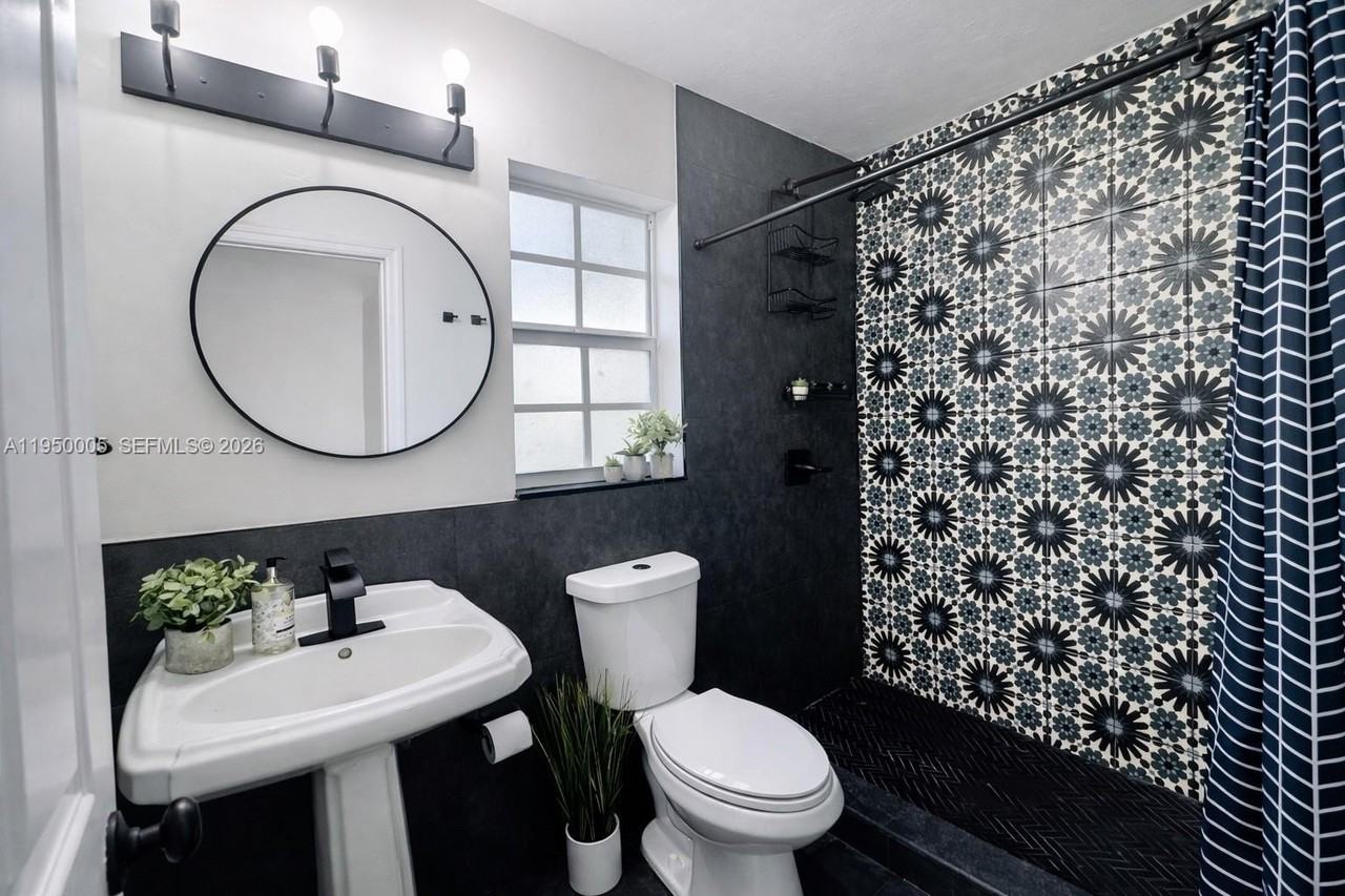 1012 Ne 17th Ct #3 - Photo 5 of 15