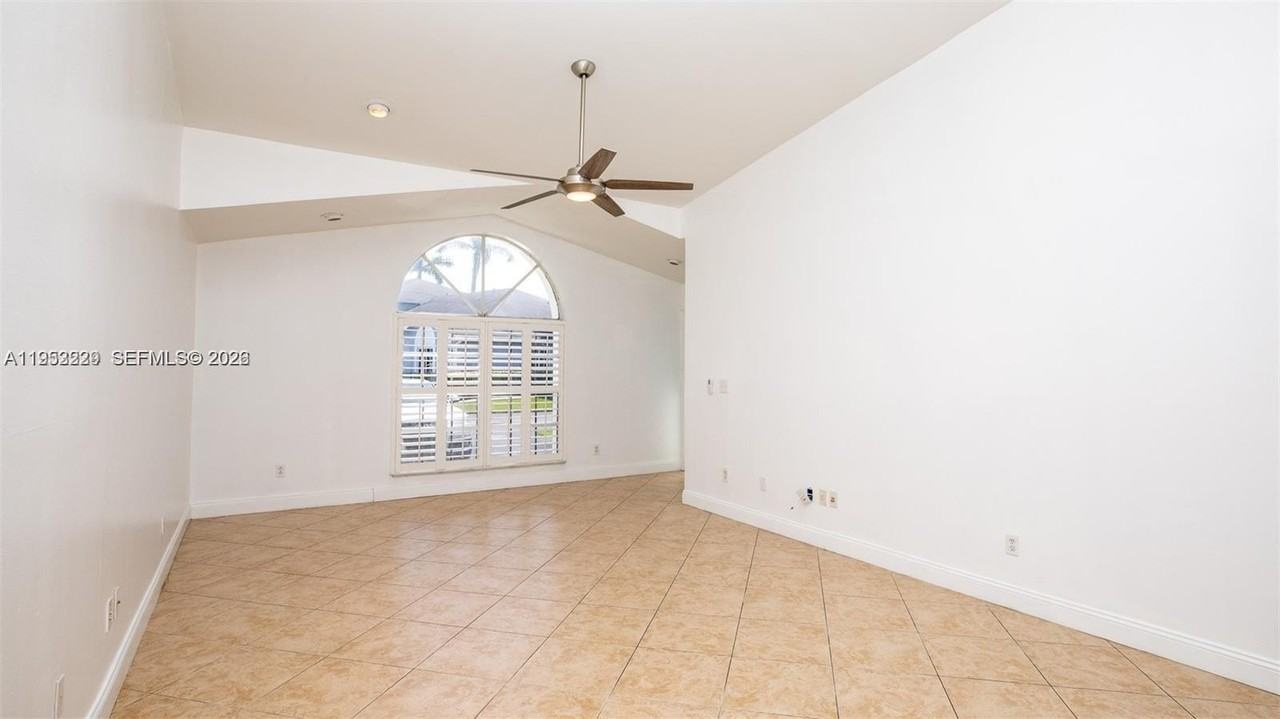 14206 Sw 97th Ter - Photo 6 of 33