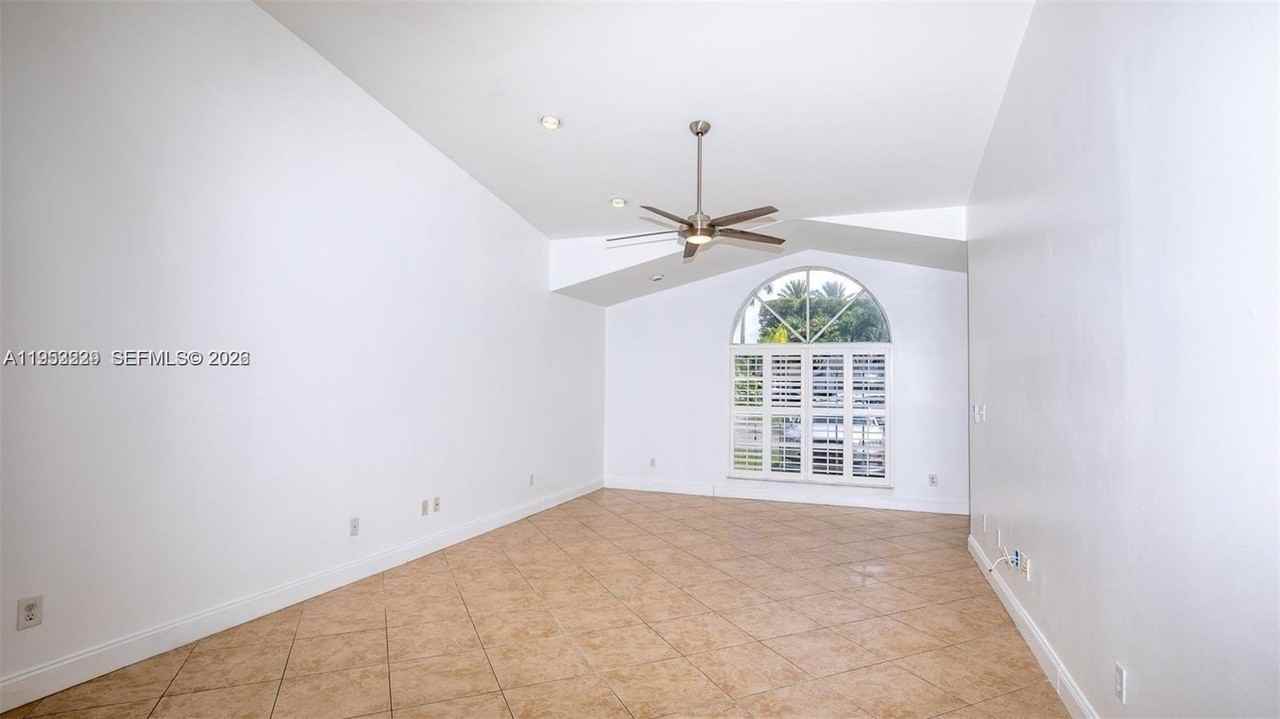 14206 Sw 97th Ter - Photo 7 of 33