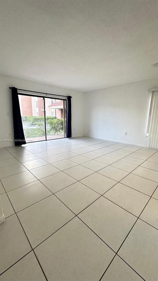 17650 Nw 68th Ave - Photo 2 of 29