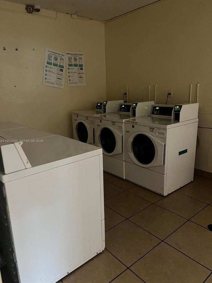 17650 Nw 68th Ave - Photo 6 of 29