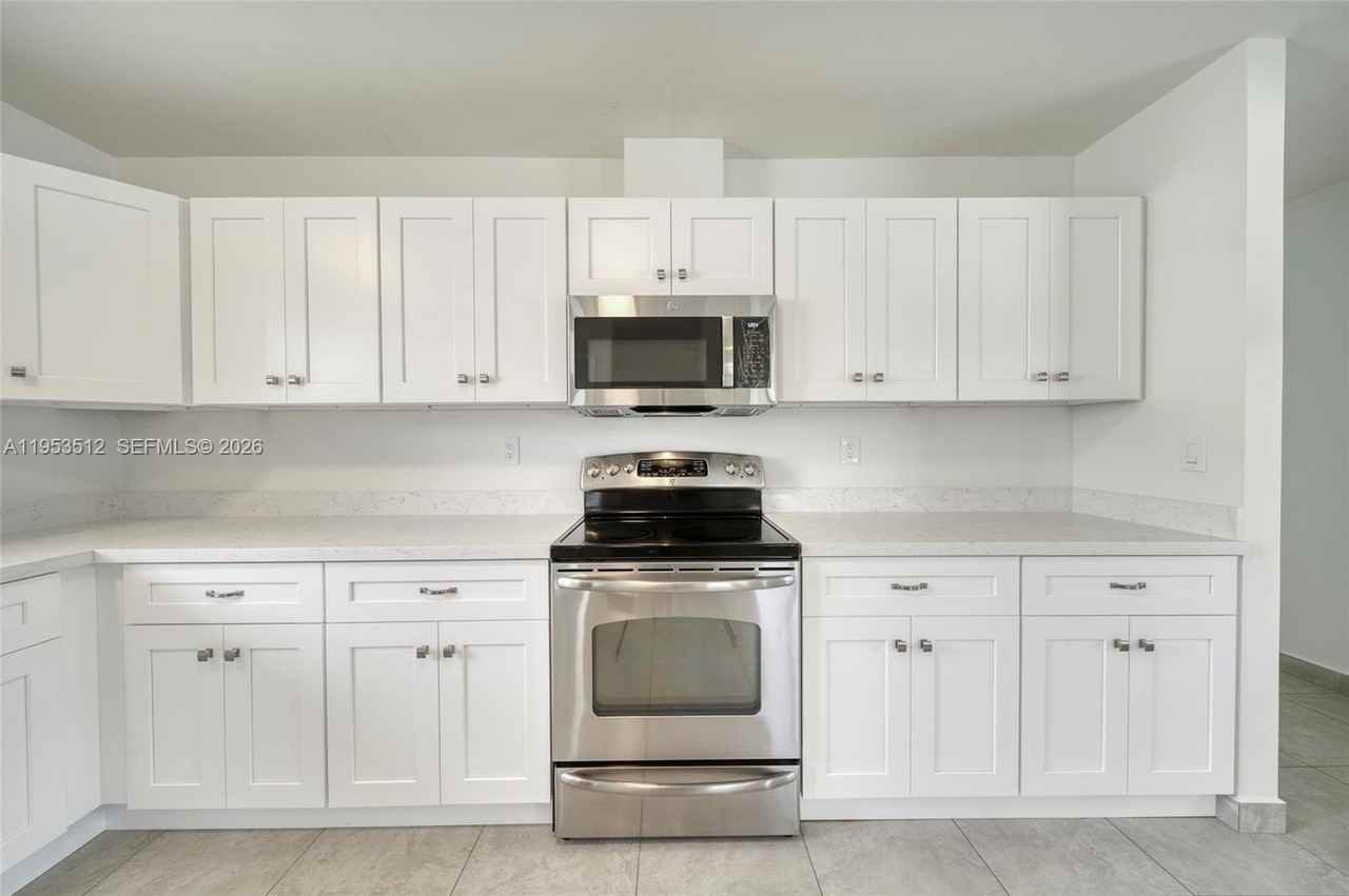 9557 Sw 40th Ter #9557 - Photo 2 of 30