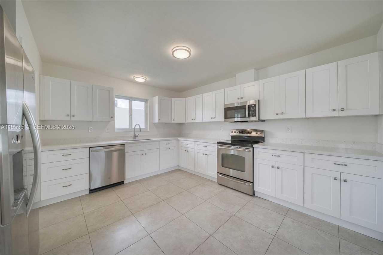 9557 Sw 40th Ter #9557 - Photo 4 of 30