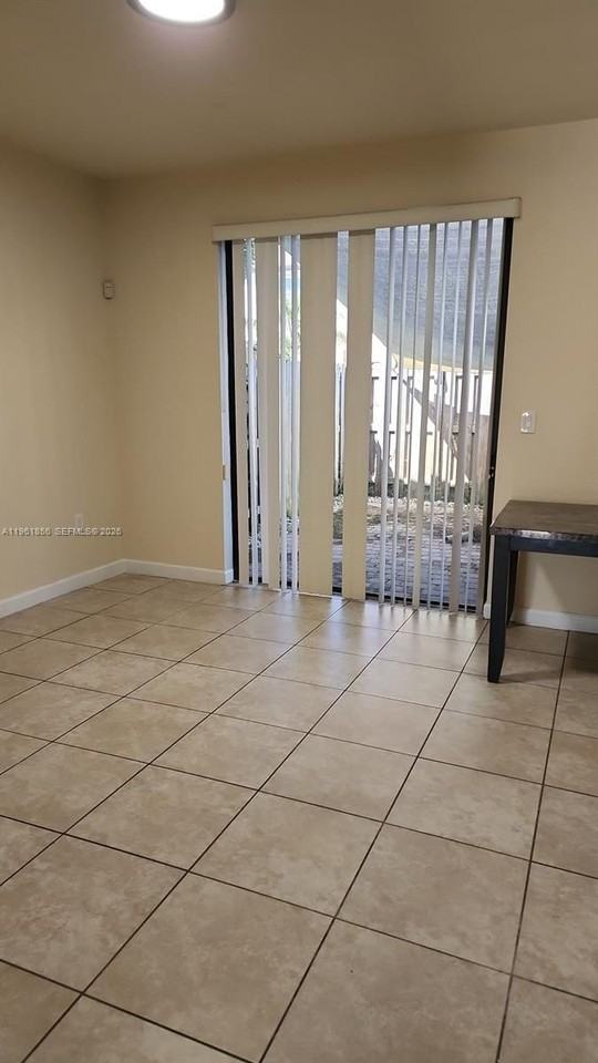 11723 Sw 238th St #11723 - Photo 4 of 8