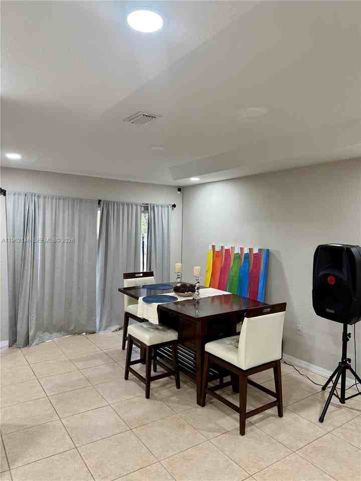 16811 Nw 14th Ave #16811 - Photo 6 of 24