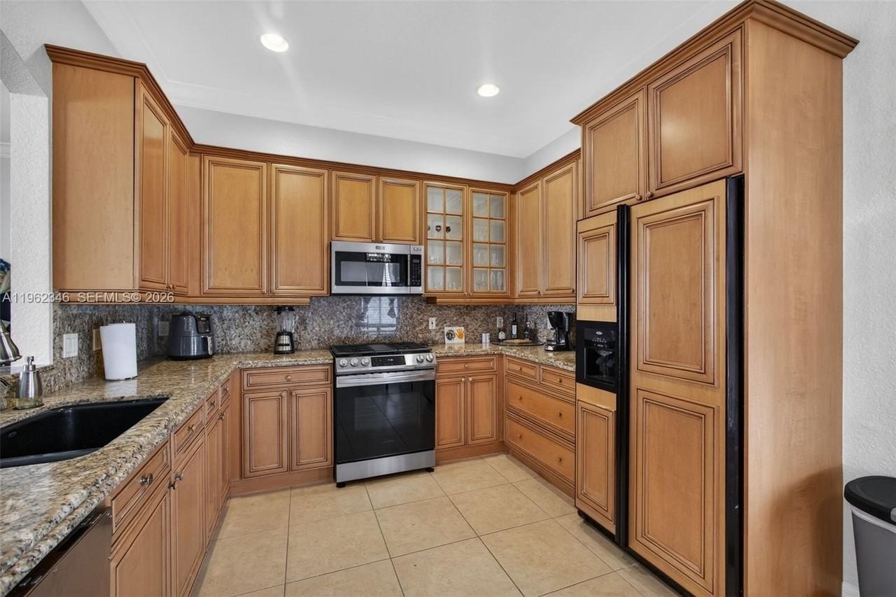 240 Isle Verde Way - Photo 6 of 22