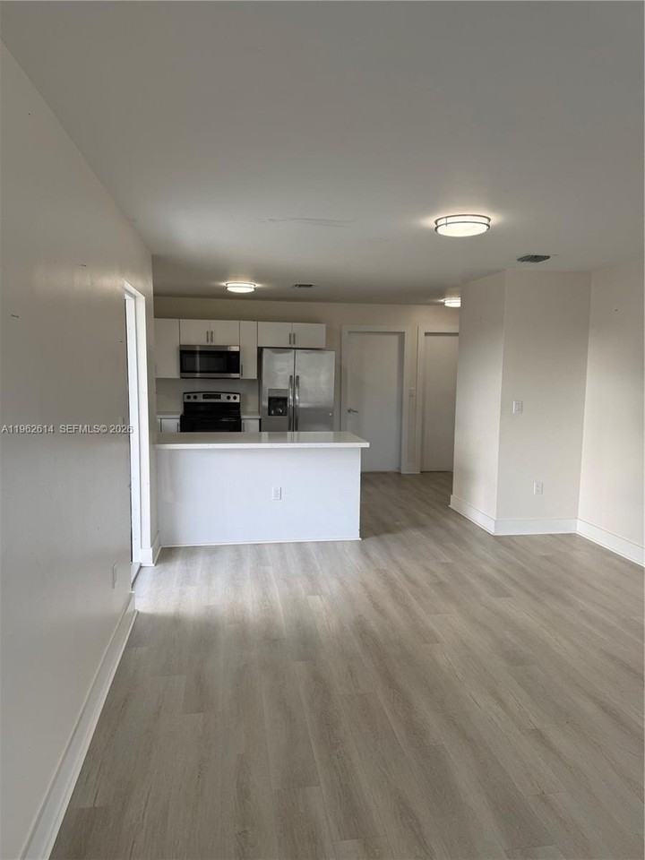 10386 Sw 173rd St #0 - Photo 4 of 19