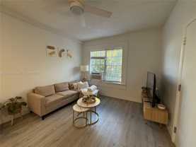 842 Meridian Ave #3H - Photo 1 of 1