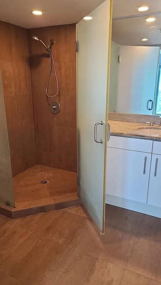 7744 Collins Ave #15 - Photo 6 of 8