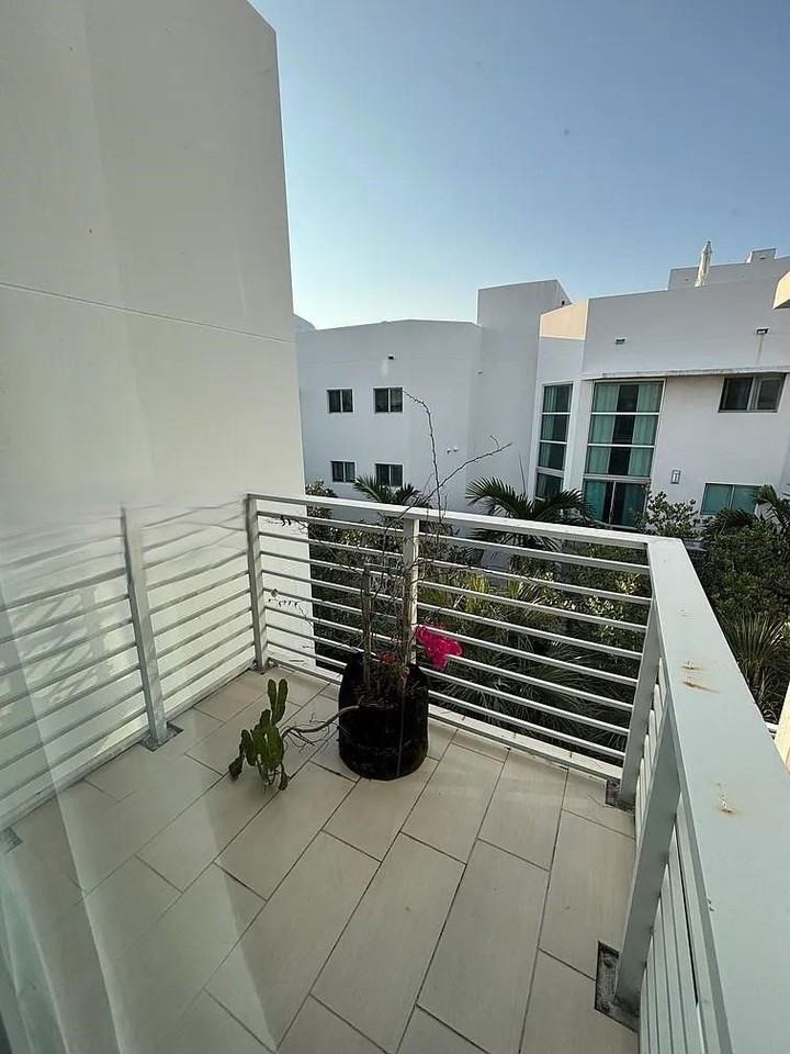 7744 Collins Ave #15 - Photo 7 of 8