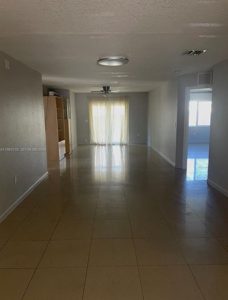 5501 Sw 18th St #NA - Photo 4 of 17