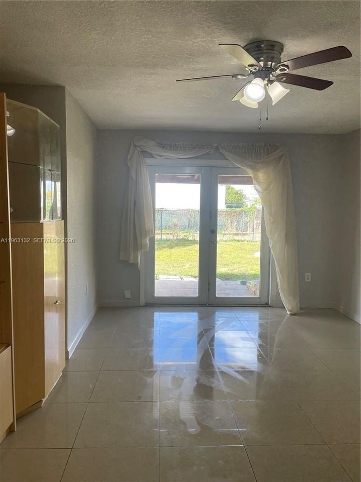 5501 Sw 18th St #NA - Photo 5 of 17