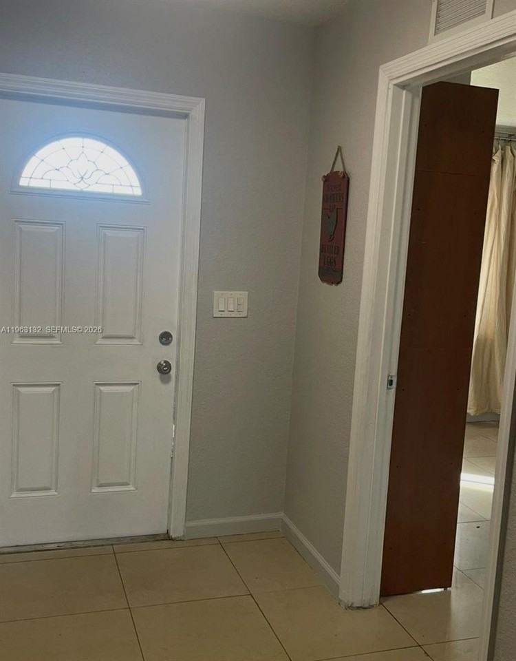 5501 Sw 18th St #NA - Photo 6 of 17