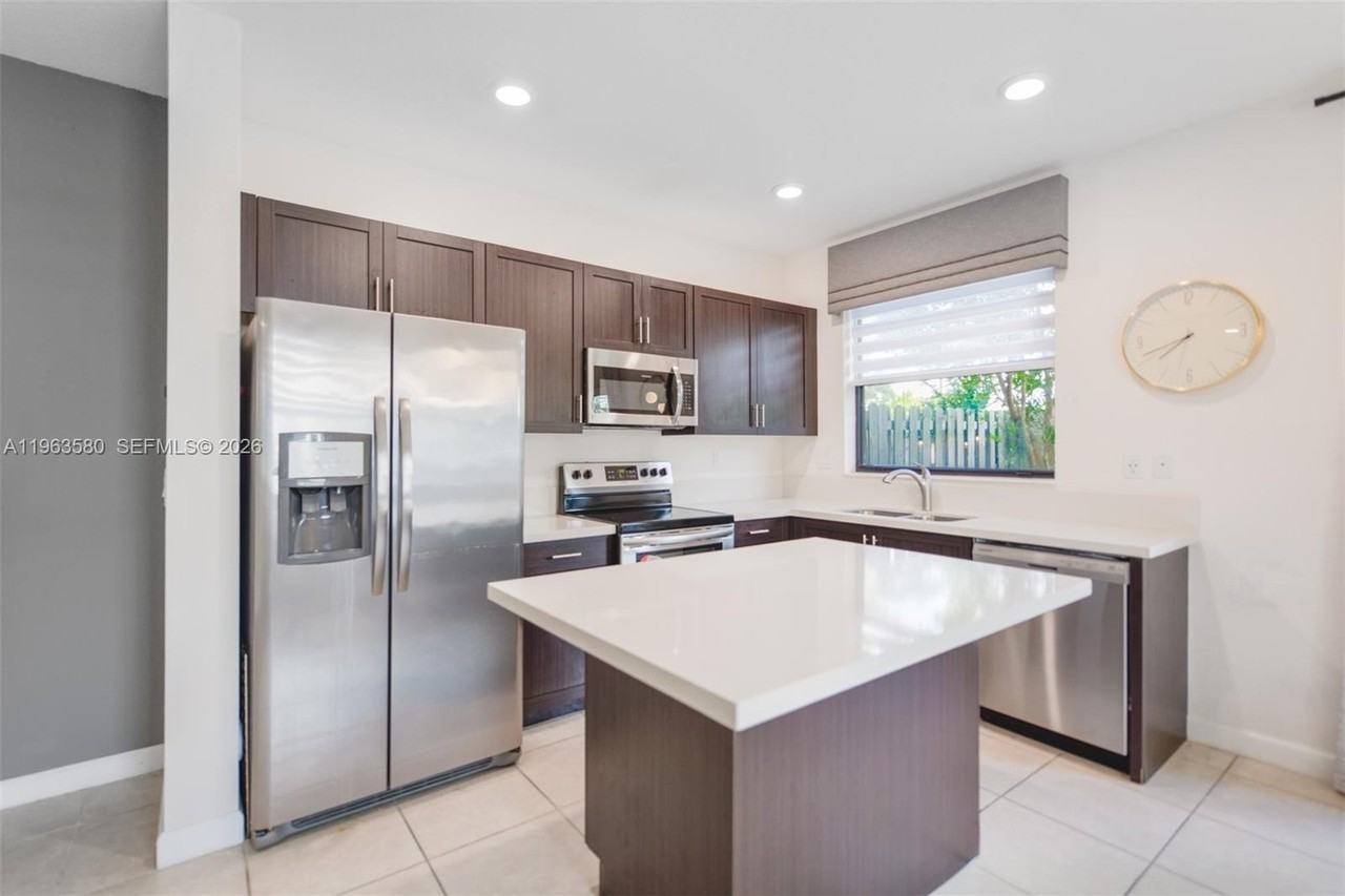 20814 Ne 5th Ct #20814 - Photo 7 of 48