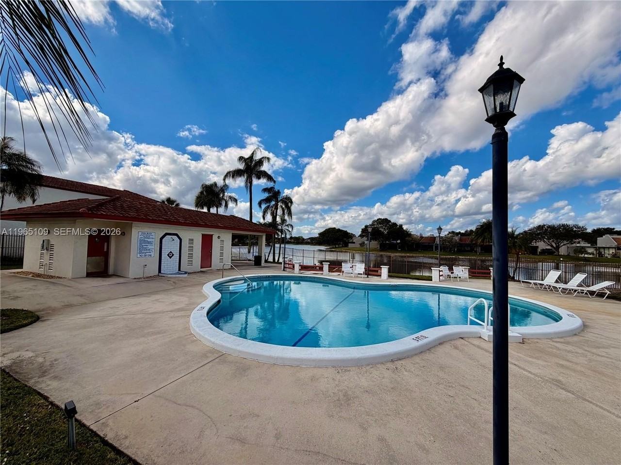 1086 N Hiatus Rd #1086 - Photo 3 of 23