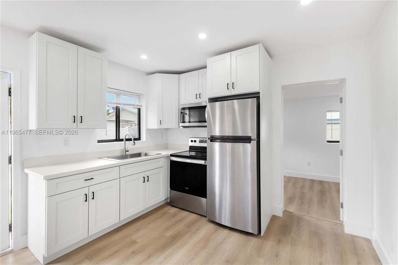 1918 Taft St #2 - Photo 4 of 22