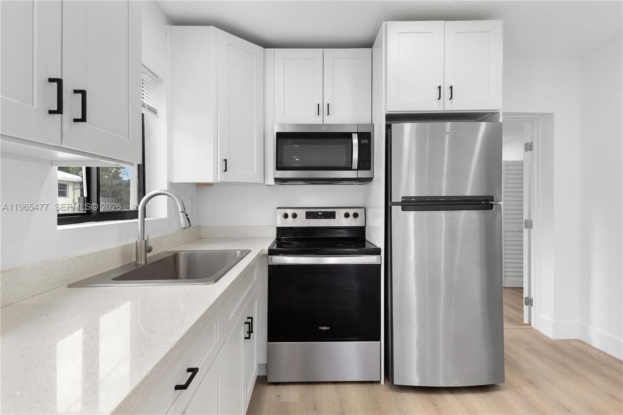 1918 Taft St #2 - Photo 5 of 22