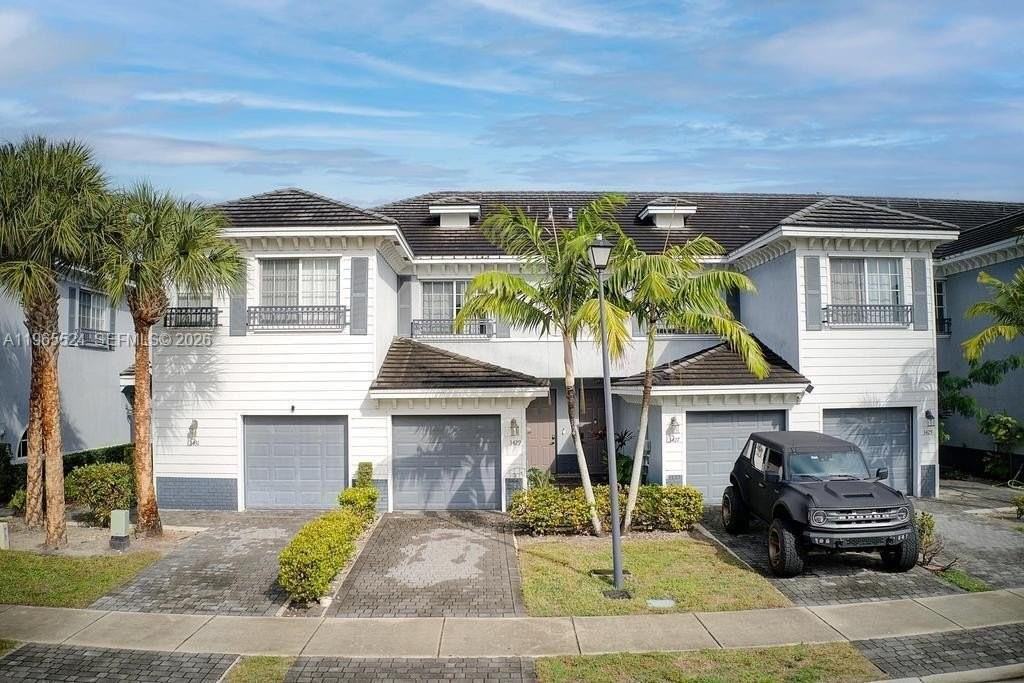 3429 Nw 13th St - Photo 3 of 33