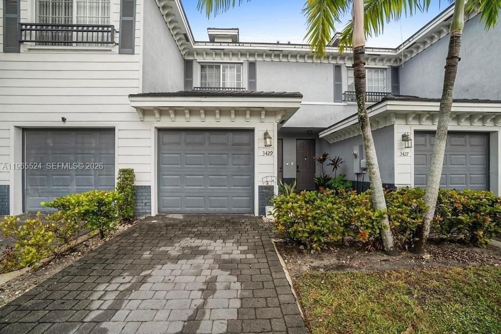 3429 Nw 13th St - Photo 4 of 33