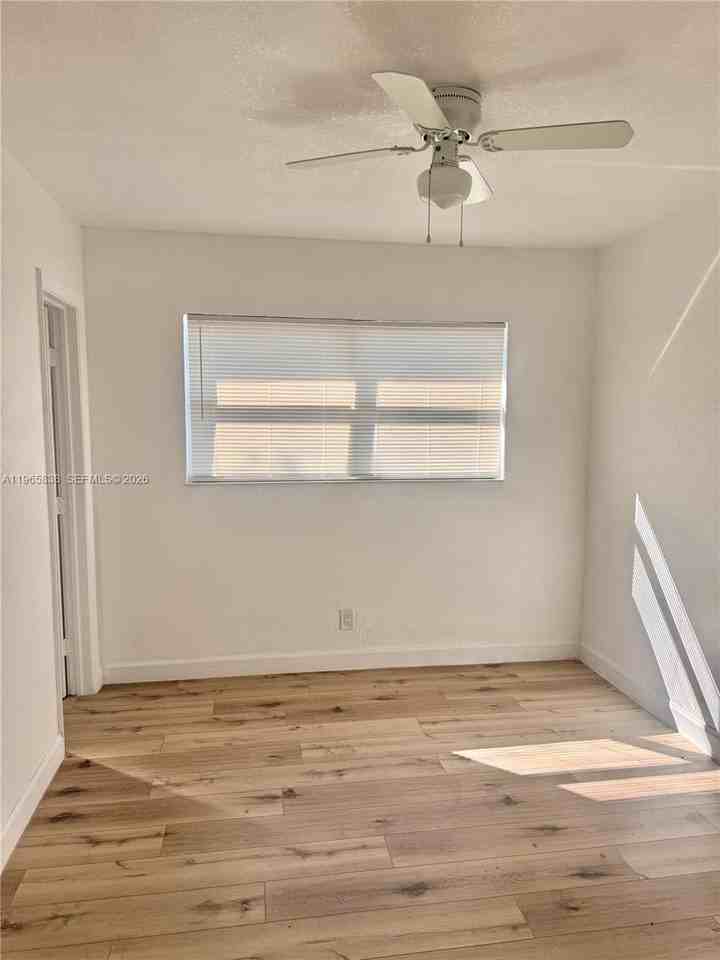 125 Sw 5th Ct #1-3 - Photo 2 of 4