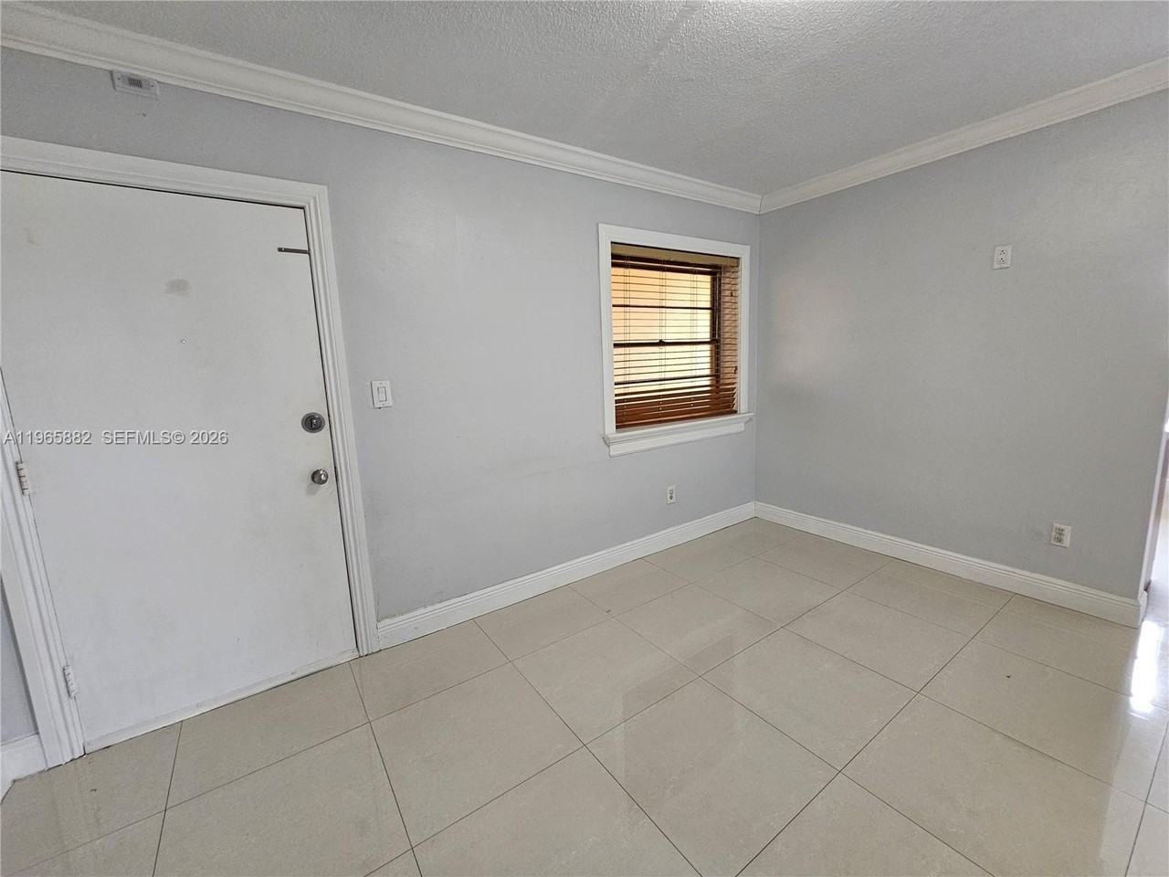 47 Nw 47th Ave #16 - Photo 3 of 10