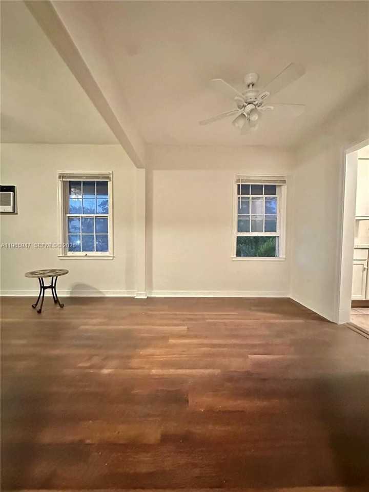 430 76th St #4 - Photo 6 of 20