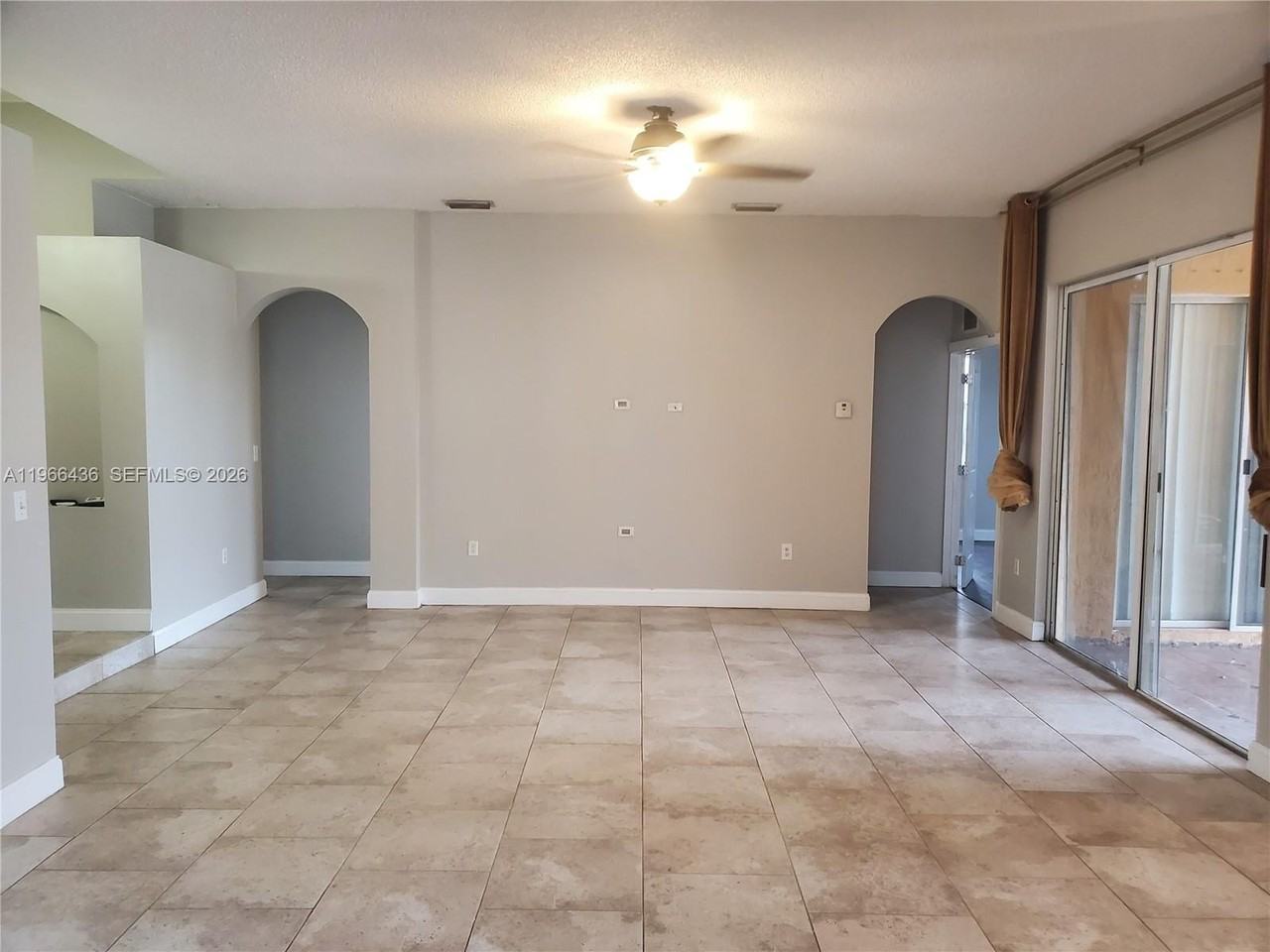 1821 Se 14th Cir #0 - Photo 6 of 13