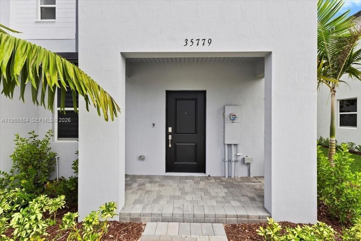 35779 Sw 178th Ct #35779 - Photo 2 of 37