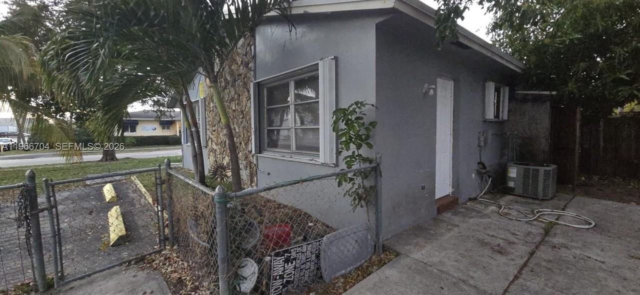 1961 Liberty St #1 - Photo 2 of 14