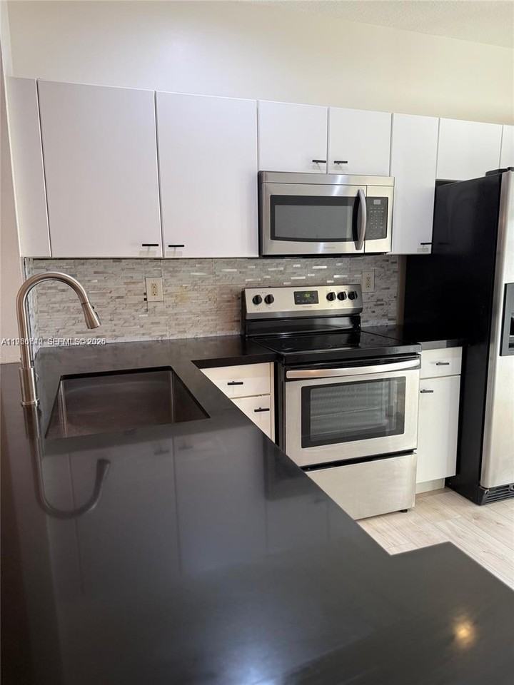 5779 Nw 116th Ave #109 - Photo 6 of 17