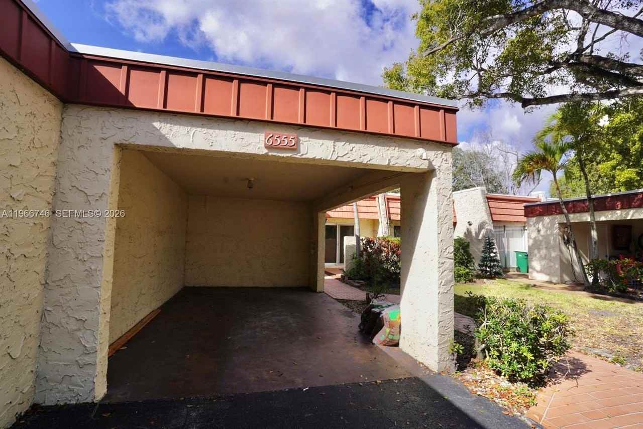 6555 Nw 99th Ave #B20 - Photo 2 of 25