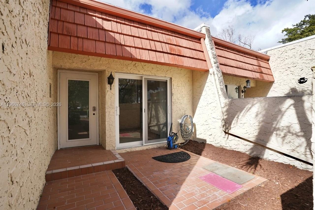 6555 Nw 99th Ave #B20 - Photo 4 of 25