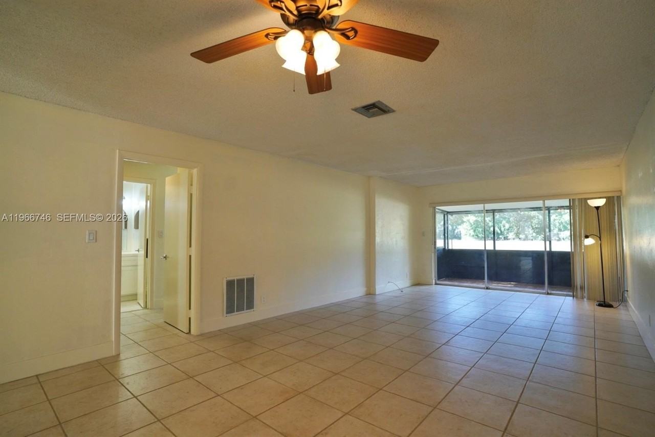 6555 Nw 99th Ave #B20 - Photo 7 of 25