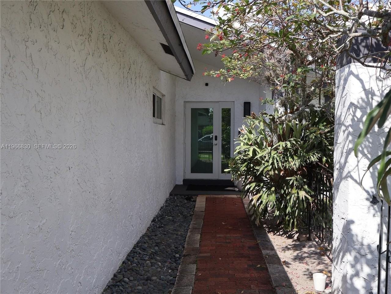 5505 Sw 9th St #0 - Photo 2 of 50