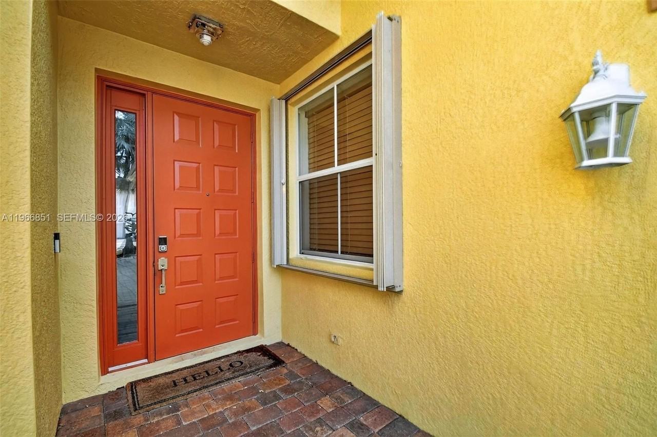 9041 Silver Glen Way - Photo 5 of 50