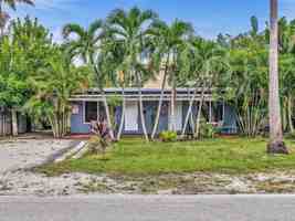 featured image of 1313 Ne 11th St #0