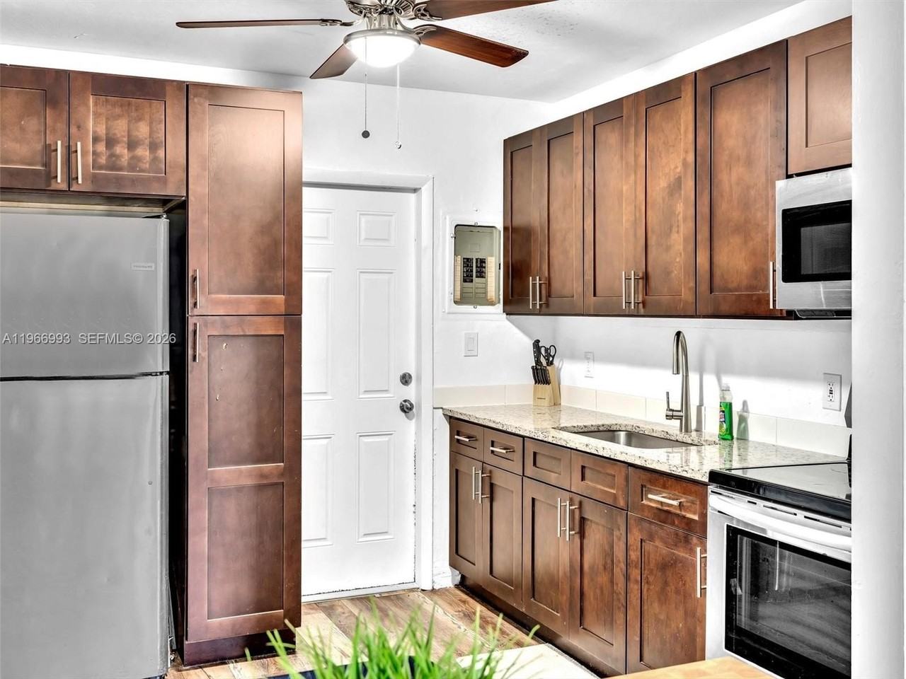 1313 Ne 11th St #0 - Photo 7 of 17