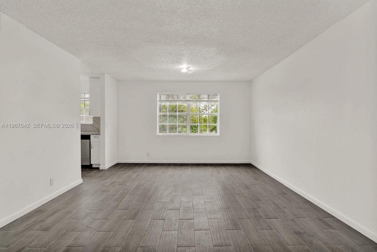 8621 Sw 5th St #201 - Photo 4 of 11