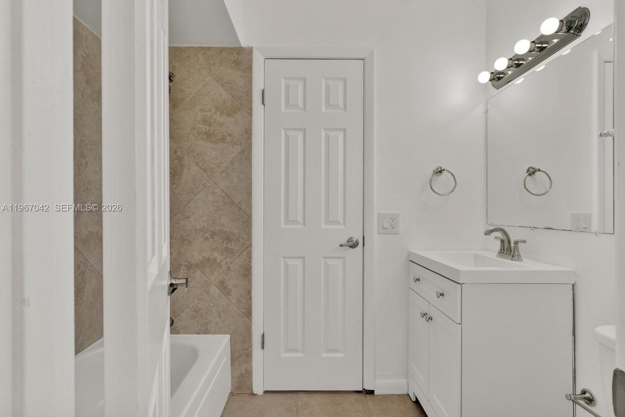 8621 Sw 5th St #201 - Photo 7 of 11